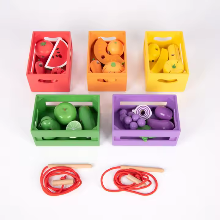 Cajas de Frutas de Madera Apilables con 20 Piezas de Frutas y Verduras de Colores Brillantes - Tickit Educational Products - 1