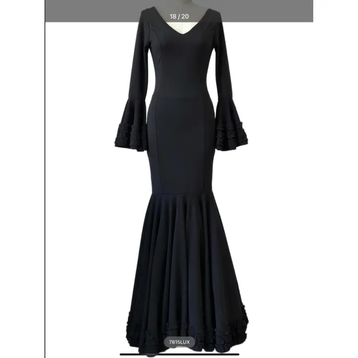 VESTIDO FLAMENCA  LICRA FABRICADO EN    ITALIA . TALLAS XS/S 34/36 - 72CM 60CM 76CM . M/L  38/40 - 80CM 68CM 84CM . XL/XXL  - 42/44/46 - 92CM 80CM 96CM  LARGO 150CM - 1