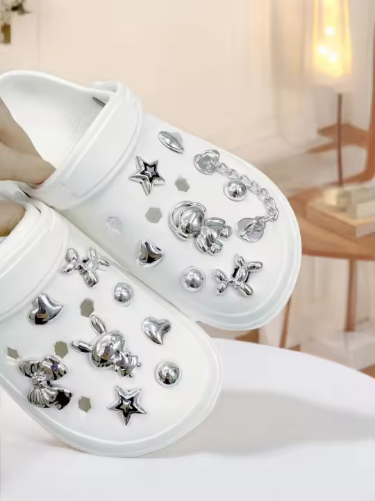 16pcs Accesorios Para Zapatillas Clogs Electroplata Astronauta Conejo DIY 3D Decoraciones Para Jardín Zapatos - 1