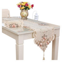Mantel Rectangular Bordado Con Flores Huecas Pastoral Tapete De Mesa De Tela De Poliéster Y Algodón Impermeable Y Resistente Al Aceite Para Hogar Y Bodas - details 2