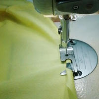 Pie De Costura Para Máquina De Costar Industrial Para Encogimiento De Pierna De Suelto Pie De Presión Para Falda De Seda Chiffon Pie De Presión Para Tubo De Hemado - details 0