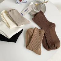 Juego De 5 Pares De Calcetines Casuales Para Mujer De Algodón De Japón Color Sólido Medio Longitud Para Otoño - details 3
