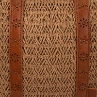 Bolso mochila convertible antirrobo para mujer, hecho a mano en rafia natural y ecopiel con detalles de crochet, asa trasera de seguridad y doble uso como mochila o bolso de mano, ideal para ciudad, viajes o verano | MAC&NOA - details 2