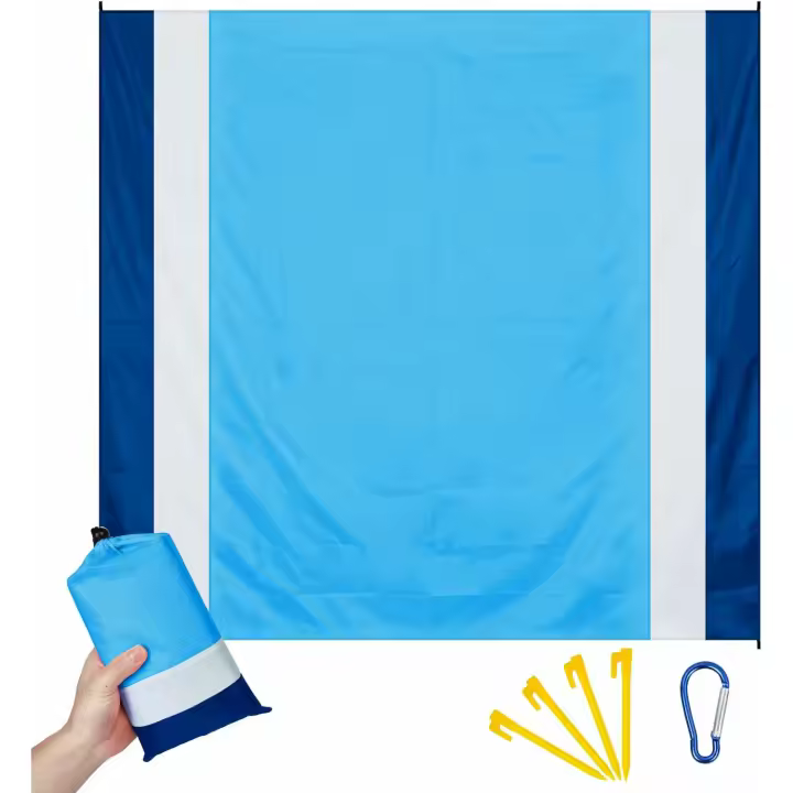 Alfombras de Playa 210 x 200CM Portátil Impermeable Manta de Pícnic con 4 Estaca Fijo Ligero Prueba de Arena Lavable Bolsillo Manta de Picnic para Playa Senderismo Camping, Azul Claro - 1