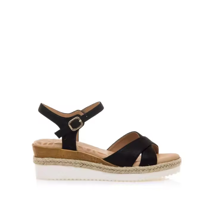 Calzado Sandalias marca Mustang modelo 59916-C57639 para mujer en color negro - 1