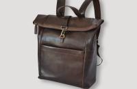 Mochila de Cuero Genuino Roll-Top Marrón Oscuro – IULIUS | Para portátil 15,6", resistente, elegante y versátil para viajes o trabajo - details 0