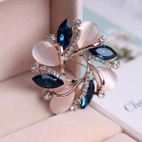 Broche De Moda Para Mujer Bauhinia Con Cristal Y Flores Opal Accesorio Para Bufandas Y Ropa Tipo De Broche De Pin - details 2