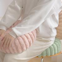 Almohada redonda de calabaza con diseño de conejo de imitación de rayas teñidas, hecha a mano, con ruedas, para sofá o cama. - details 1