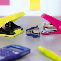 Grapadora Compacta Energy Color Rosa + 1000 Grapas 24/6 - Milan - details 3