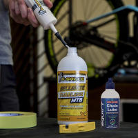 X- Sauce X-Sauce 500ml + Squirt 120ml - Potencia Tu Experiencia con el Lubricante de Cadena y el Sellante Tubeless - details 1