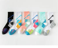Calcetines De Deporte Para Hombres De Cuello Alto Con Borlas Engrosadas Antideslizantes Para Baloncesto Y Badminton - details 3