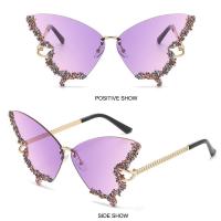 Gafas De Sol Vintage Para Mujer Con Diamantes Y Mariposa Lentes Plateados Gafas De Moda Bling Oversize Unisex - details 4