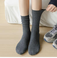Calcetines Para Mujer Color Sólido Otoño Calcetines Algodón Transpirables Absorbentes De Sudor Retro Para Niñas Calcetines De Pierna Alta Estilo Casual - details 2