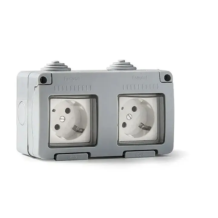 Doble base enchufe de superficie estanco IP55 Famatel 19071 - 1