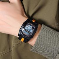 Reloj digital para hombre, reloj deportivo informal LED resistente al agua para hombre, reloj digital con doble zona horaria. - details 3