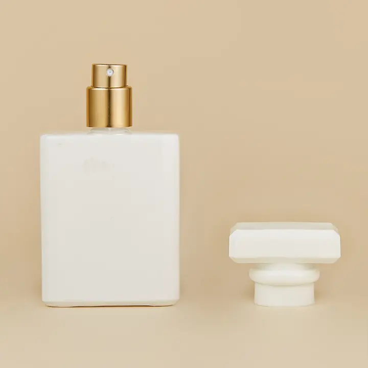 Botella De Perfume Reutilizable De 50ml Cuadrada En Colores Negro Y Blanco Empaque Cosmético Vacío Para Rellenar Con Perfume - 1