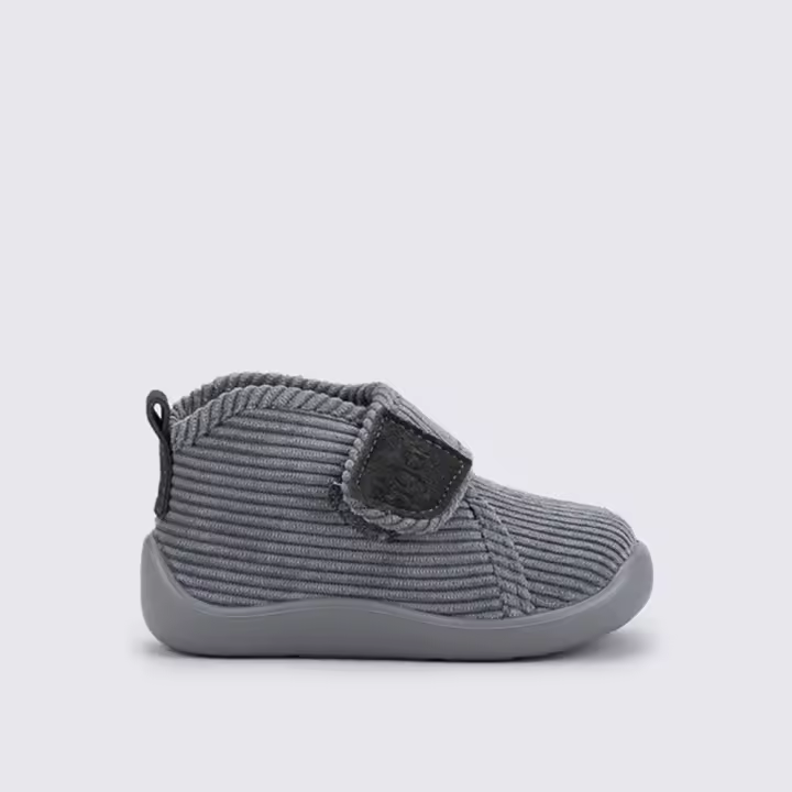 Zapatillas Casa marca Igor para niños en color gris - 1