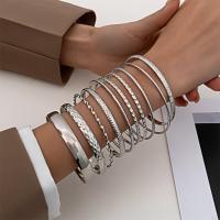Juego De 10 Pulseras De Cadena Cubana Punk Para Mujeres Y Hombres Pulseras Bohemias Multicapa De Color Dorado Con Encantos Joyería Moda Regalo - details 1