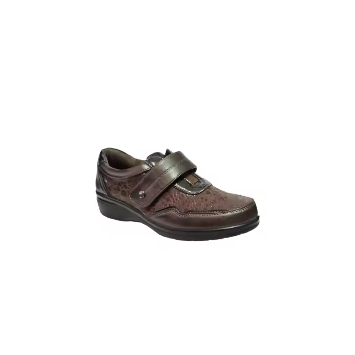 AMARPIES Zapato de mujer AMD27073, fabricado en suave antelina color taupe y refuerzos en puntera y talonera, cierre mediante velcro para facilitar su calce, plantillas extraíble. Muy ligero y flexible. - 1