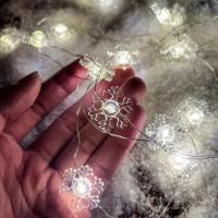 Cadena De Luces Navideñas 2M Con 20 LEDs De Santa Claus Y Navajas De Nieve Encendidas Por Batería Para Fiestas De Año Nuevo Y Bodas Decoración De Arco Iris De Hadas - details 12