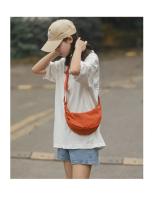 Bolso De Pecho Para Mujer De Gran Capacidad En Color Sólido Bolsa Cruzada De Viaje En Forma De Luna Media Rellena Con Algodón Para Uso Diario - details 12