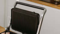 Mellerware - Parrilla Eléctrica Hotty! Digital 2000W  5 Menús Predefinidos. Revestimiento Antiadherente. Regulador Temperatura LED. Obertura 180º. Placas Adaptables. 29×46cm. Grill sin PFOA - details 2