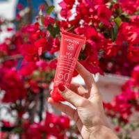 APIVITA BEE SUN SAFE Hydra Sensitive Crema Facial Calmante SPF50+ - 50ml - details 2