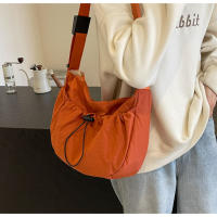 Bolso De Hombro De Nylon Nueva Diseño En Niche Color Sólido Con Pliegues Bolso Cruzado Versátil Para Uso Casual En Clase Y Comuting - details 20