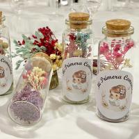 Lote de 10 marcasitios de cristal con flores secas y preservadas - Regalos para invitados invitados de comunión - details 0