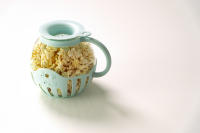 Palomitero Jocca para microondas en color turquesa. Palomitas listas en 2-3 minutos con opción de fundir mantequilla directamente. Recipiente de cristal borosilicato con tapa medidora incluida y apto para lavavajillas. Diseño práctico y moderno - details 2