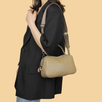 Bolso De Hombro Para Mujer De Cuero Genuino Estilo Casual Con Correa Ancha Y Comodidad Gran Capacidad Color Blanco Negro Caqui Azul - details 7