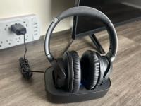 DOKI Auriculares Inalámbricos para Televisión con Estación de Carga y Transmisor, Cómodos y Fáciles de Usar para Personas Mayores, 35 Horas de Reproducción, Compatibles con Todos los TV - details 2