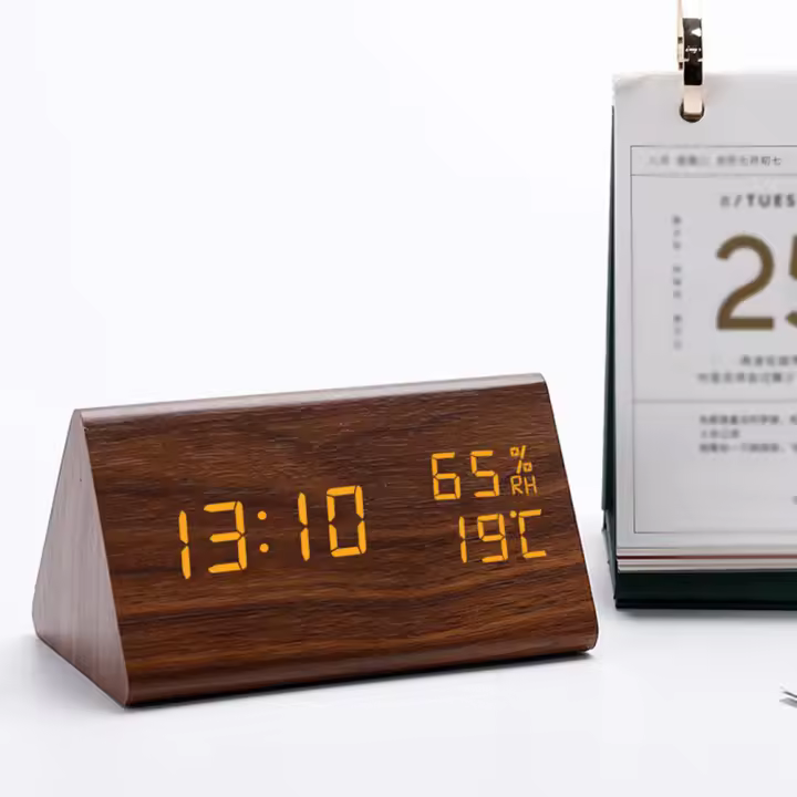 BIT Reloj electrónico Triangular LED de madera, despertador Digital de temperatura y humedad, USB/AAA, Decoración de mesa de dormitorio - 1