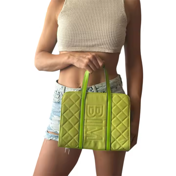 Bolso Mediano de Nylon Verde - Estilo moderno y funcional - 1