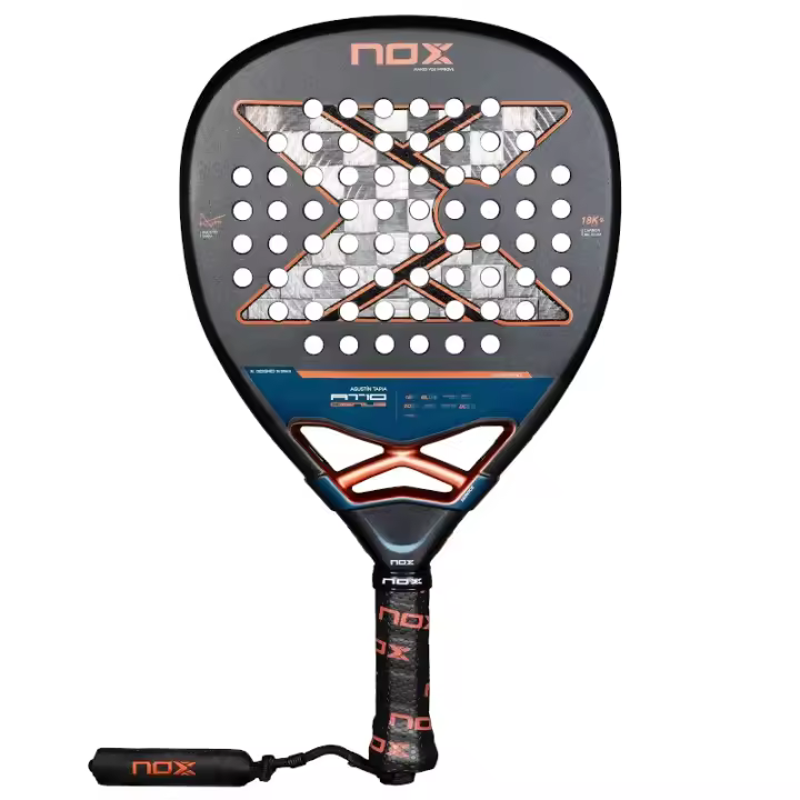 Pala de Pádel Nox AT10 Luxury Genius Attack 18K Alum 2025 By Agustin Tapia - 1
