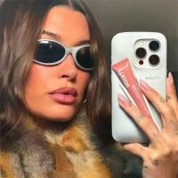 Funda De Teléfono INS Nueva Para iPhone Con Portador De Labial Y Silicone De Color Rhode Compatible Con Series 16 15 14 13 12 11 pro Max plus - details 0