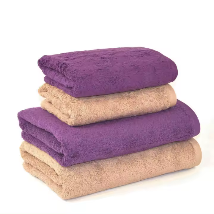 CASTMA GARANTIA DE ALTA CALIDAD - Juego de 4 Toallas de Algodón Peinado 100% de 600grs/m2 para Lavabo y Ducha en color berenjena y beige - 1