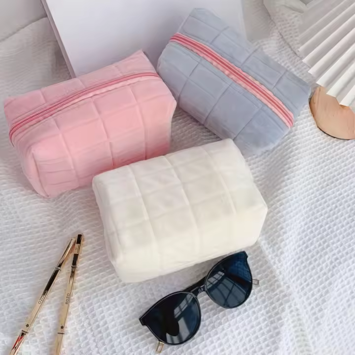 Bolsa De Maquillaje De Peluche Larga Para Mujer Bolsa De Cosméticos Pequeña Para Viaje Cierre De Cremallera Toiletry Ecológica Bolsa De Lavado De Estilo Sólido - 1