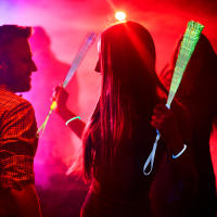 12/24Pcs LED Stick Colorido Fibra Luz Nocturna Juguete LED Para Fiesta Noche Propiedades Regalo De Cumpleaños Boda Navidad - details 4