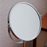 Espejo De Maquillaje Con Aumento Redondo Giratorio De 360 Grados Para Escritorio Del Dormitorio 1X Y 2X Magnificación Metal Y Vidrio Plateado Moderno - details 4