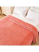 STARLEY - Manta Suave para Cama y Sofá – Cobija Acolchada de Terciopelo Moderno, Disponible en Varios Colores y Tamaños 130x160, 160x220, 220x240 cm – Ideal para Dormitorio, Sala de Estar y Decoración del Hogar - details 13