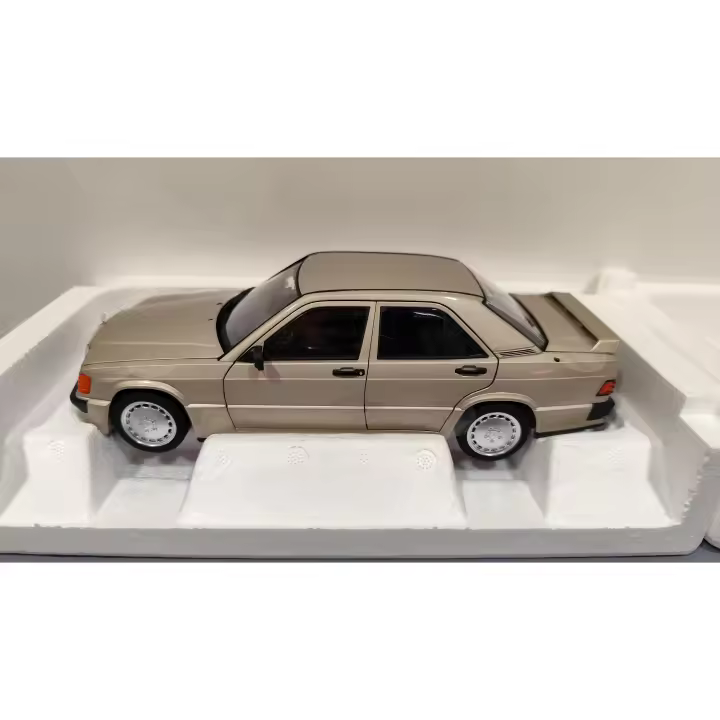 MERCEDES 190 E 2.3-16 1984 SMOKE SILVER METALLIC 1:18 NOREV REF 183831 - 1