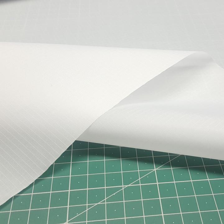 Tela impermeable fina Blanco Cortavientos RipStop se vende a metros con ancho de 150cm - Kadusi