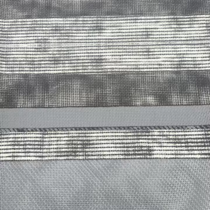 LILI HOME 🏡 Alfombra Antideslizante Perforada – Interior & Exterior 🌿🏠 Dimensiones: 90 x 150 cm, tamaño ideal para diversos espacios. 🧵 Material: 100% poliéster con cobertura de vinilo, combinando resistencia y flexibilidad. - 1