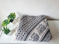 Toalla de playa, Pareo, XXL, Cubre Sofá, Cubre Cama, 100% Algodón, 210 x 240 cm, suave, Estampado Elefantes, Color Negro y Blanco, Kiglam - details 0