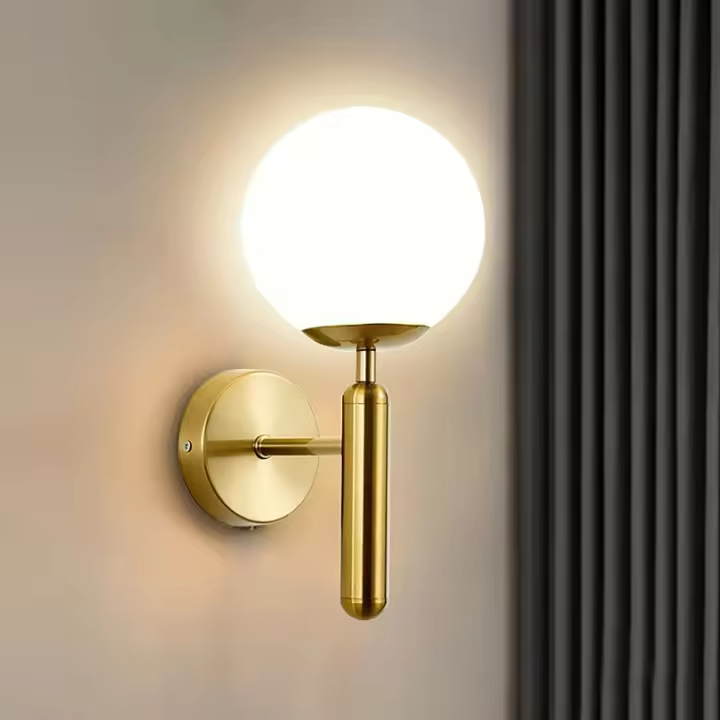 Lámpara De Pared Moderna Nórdica Para Decoración De Habitaciones Y Escaleras Luz LED Ajustable En Tres Colores Metal Dorado - 1