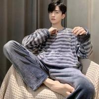 Pijama De Flannel Invierno Para Hombres Con Estampado De Rayas Y Mangas Largas Abrazadas Ropa De Dormir Casual Cómoda Talla Elástica - details 8