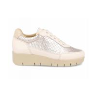 Zapato Sport de Piel con Grabado Metalizado -3060 Eleva tu estilo diario sin renunciar a la comodidad con estas zapatillas de la firma española Digo Digo. Este modelo destaca por su sofisticada combinación de texturas y su acabado metalizado, convirtiéndo - details 4