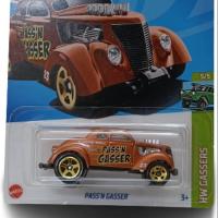 MATTEL - Wheels Pass N Gasser 55 Hw -  Coche de juguete fundido a presión -  Edición 2023 -  Los coleccionistas les encantarán los detalles realistas - Recomendado para mayores de 3 años - details 0