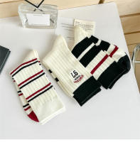 Calcetines De Moda Para Mujer Nuevo Otoño Casuales Transpirables Estampados Mixtos Bordados Algodón Poliéster Spandex Alta Calidad Tendencias Calcetines De Pies Altos - details 4